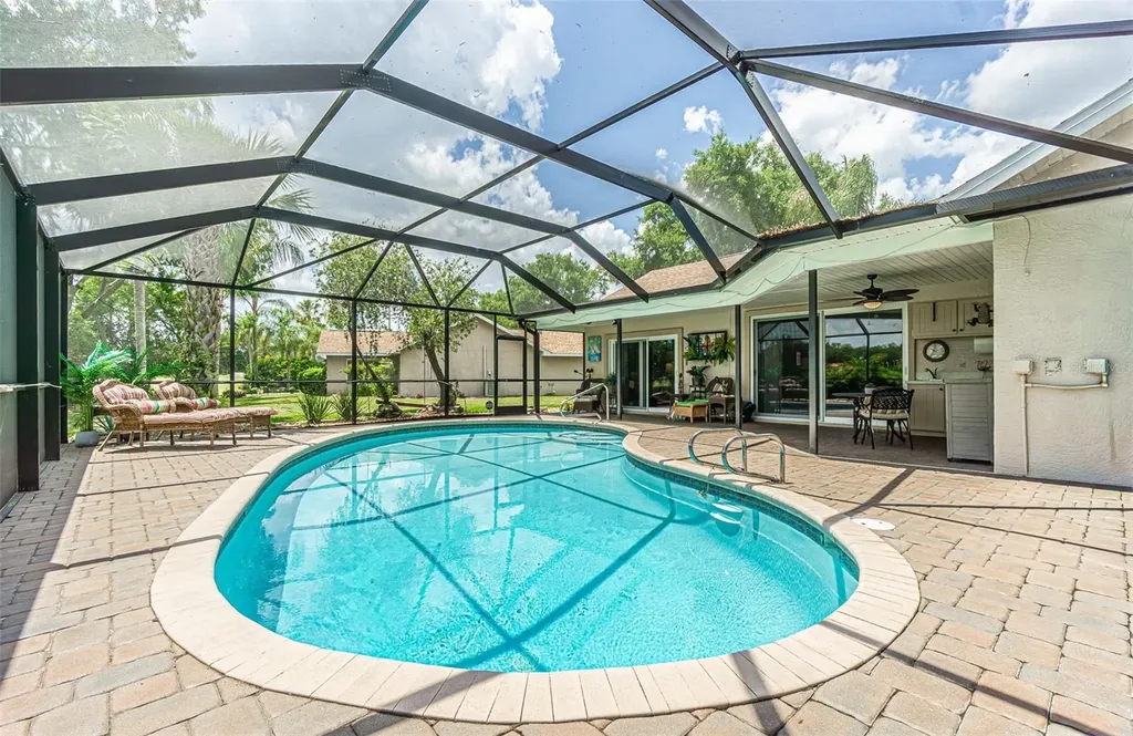 6132 Silver Oaks Drive Zephyrhills FL 33542