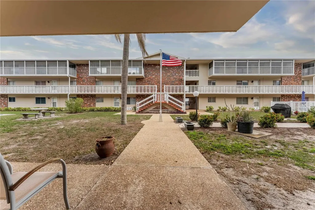 3755 S School Avenue Sarasota FL 34239