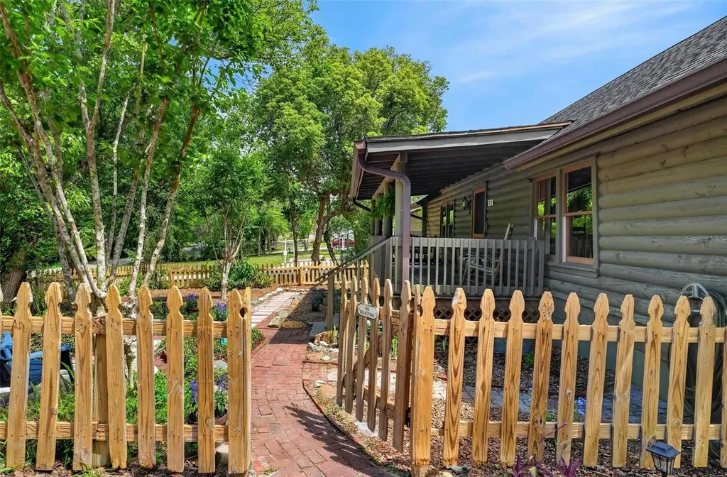 213 Buena Vista Street Debary FL 32713