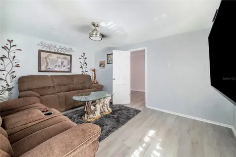 402 E Main Street Dundee FL 33838