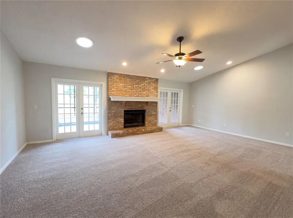 199 E Crest Avenue Winter Garden FL 34787