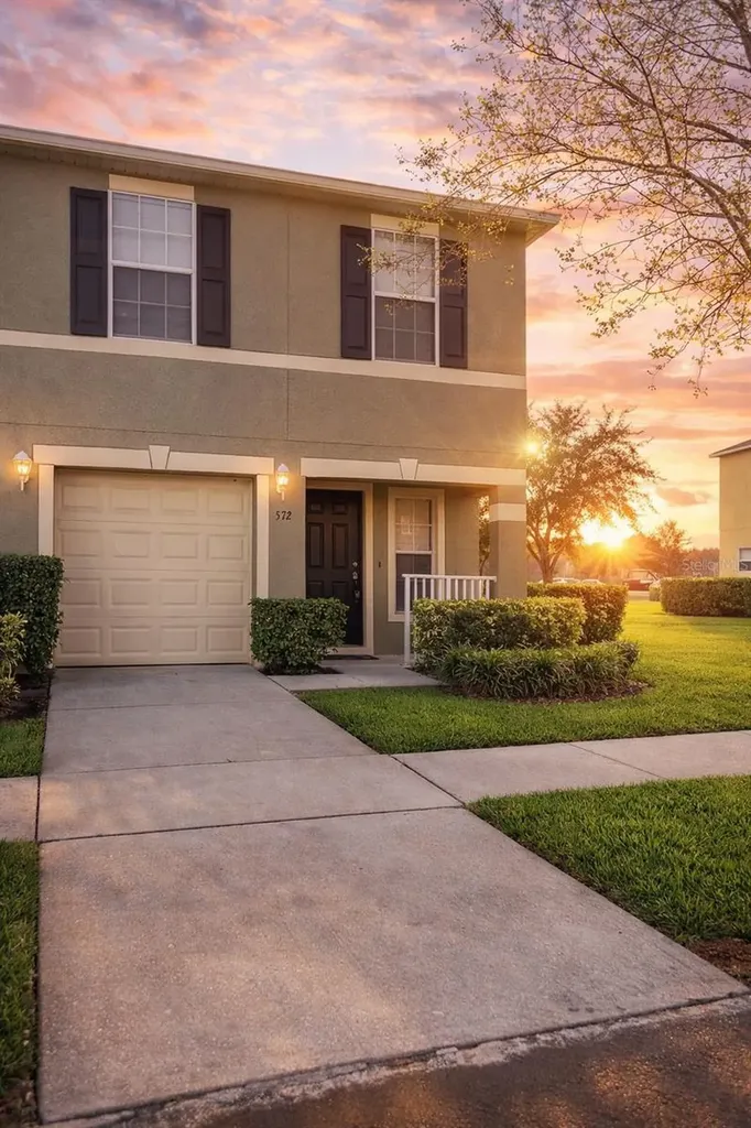 572 Cresting Oak Circle Orlando FL 32824