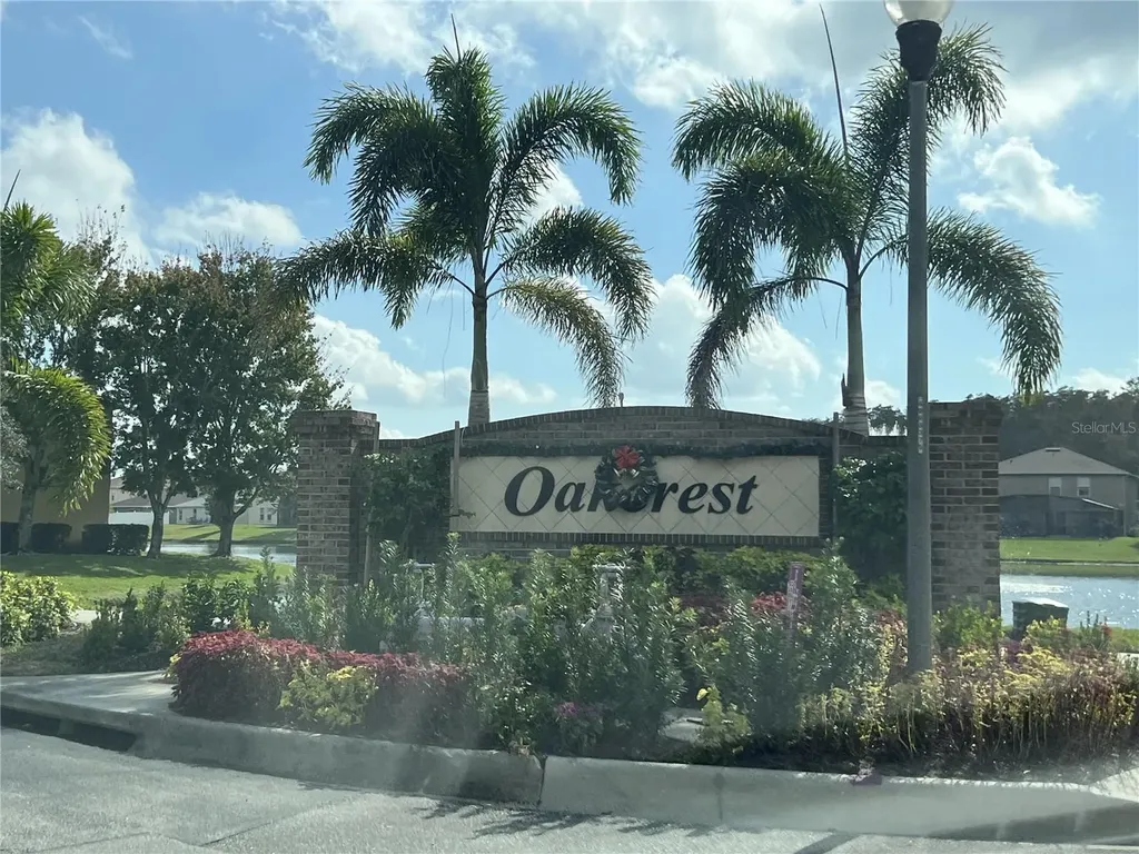 572 Cresting Oak Circle Orlando FL 32824
