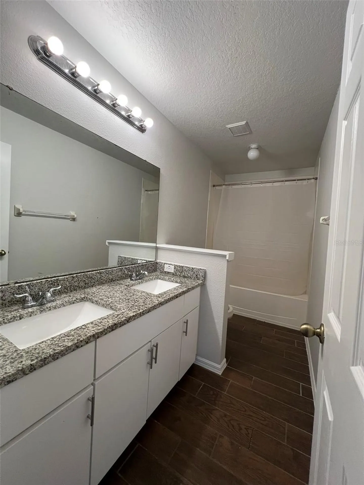 572 Cresting Oak Circle Orlando FL 32824