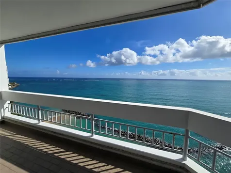 3205 Isla Verde Avenue Carolina PR 00979