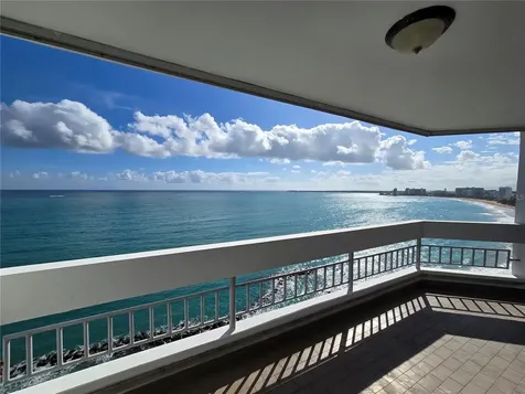 3205 Isla Verde Avenue Carolina PR 00979