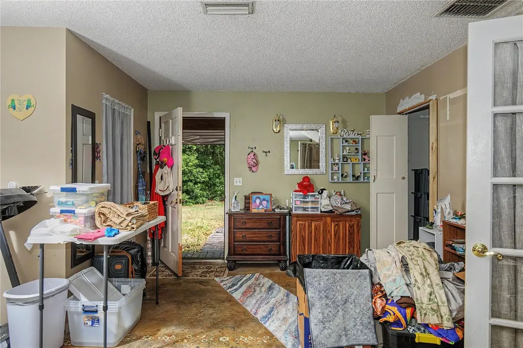 19036 NW 246th Street High Springs FL 32643