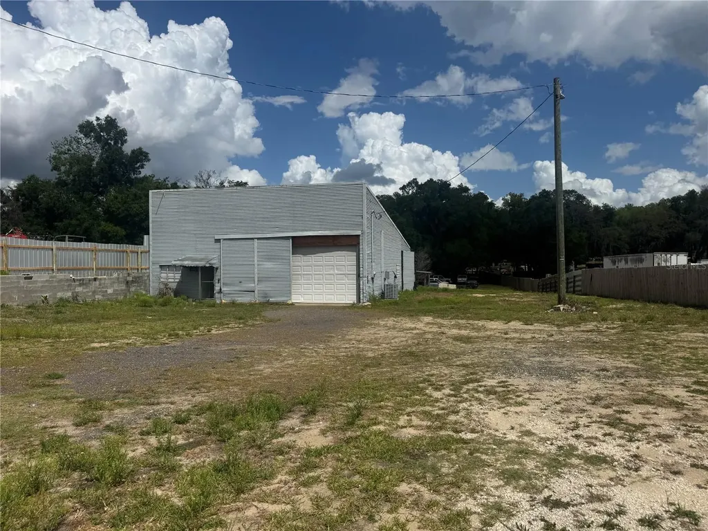 16008 Us Highway 301 Dade City FL 33523