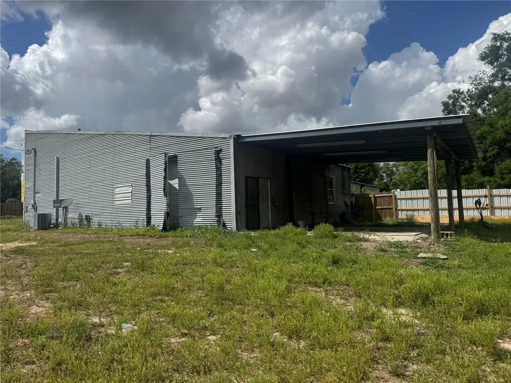 16008 Us Highway 301 Dade City FL 33523