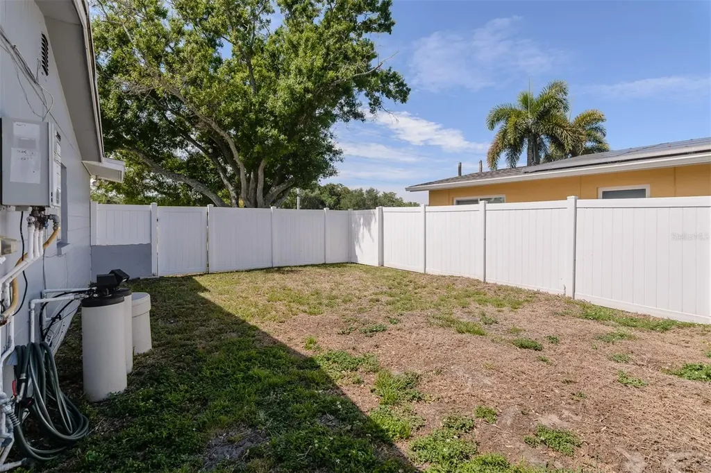 1435 77th Avenue N St Petersburg FL 33702