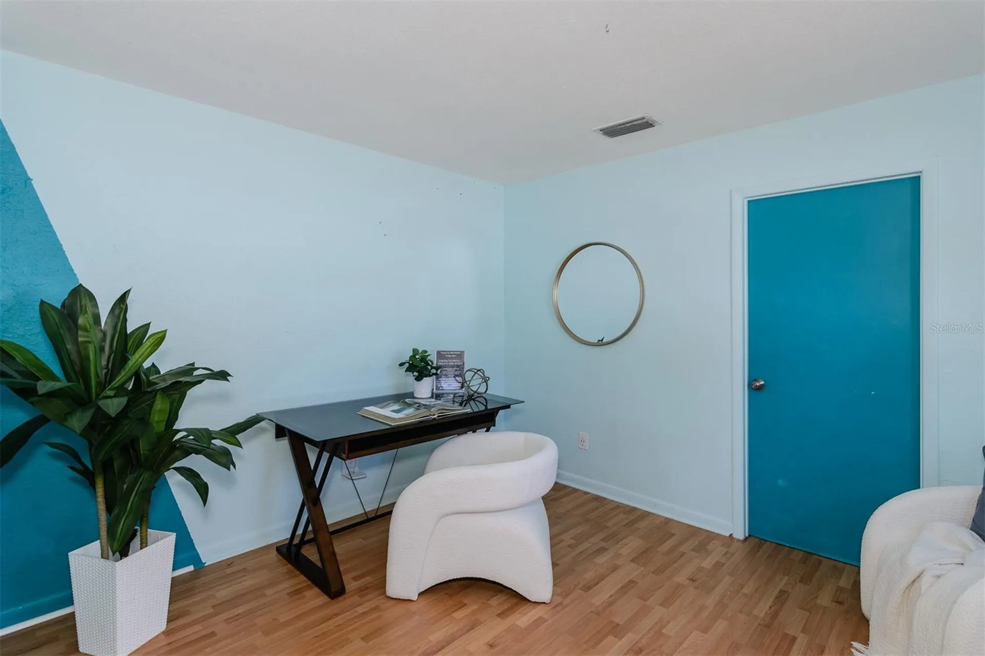 1435 77th Avenue N St Petersburg FL 33702