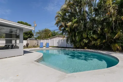1435 77th Avenue N St Petersburg FL 33702