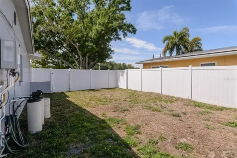 1435 77th Avenue N St Petersburg FL 33702