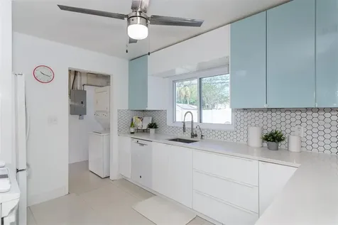 1435 77th Avenue N St Petersburg FL 33702