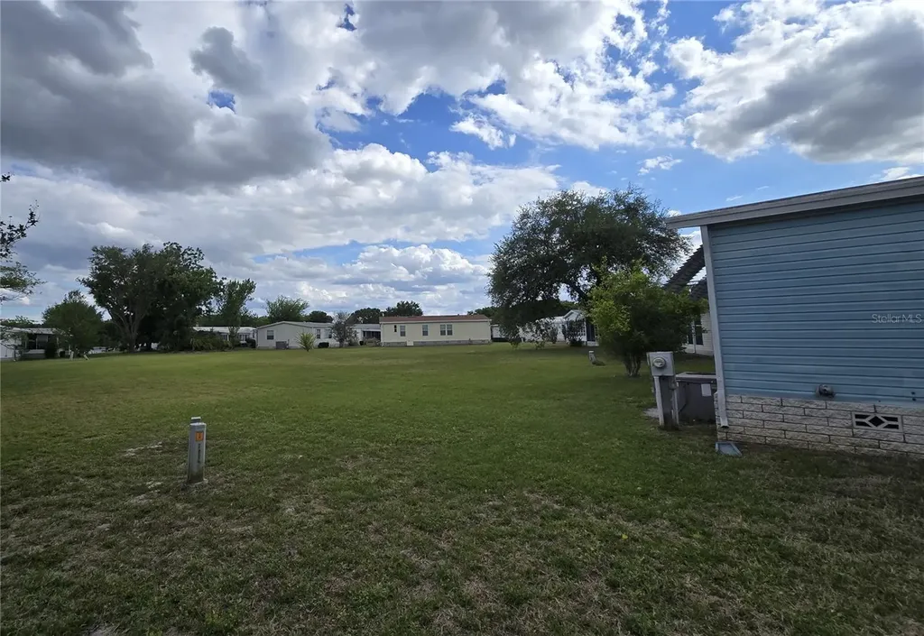 2691 Lake Grassmere Circle Zellwood FL 32798