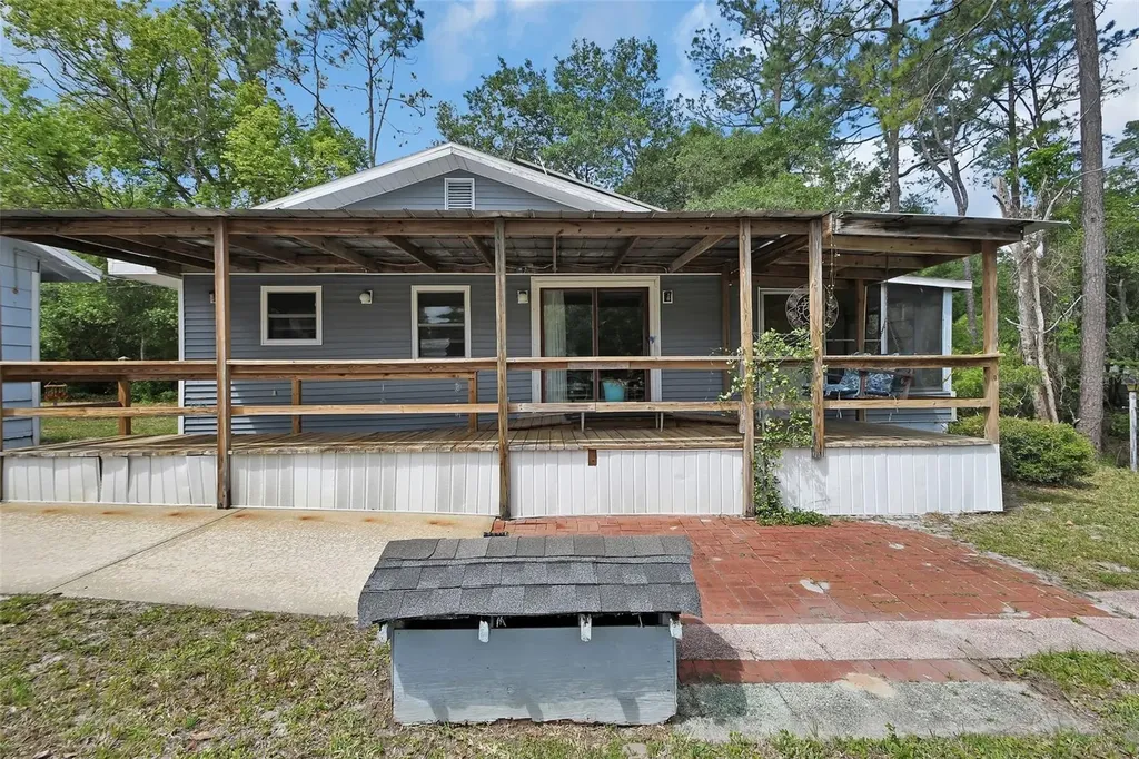 25801 Blue Lakes Drive Paisley FL 32767