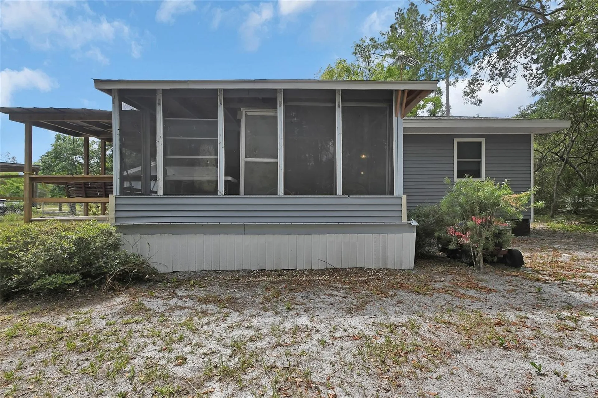 25801 Blue Lakes Drive Paisley FL 32767