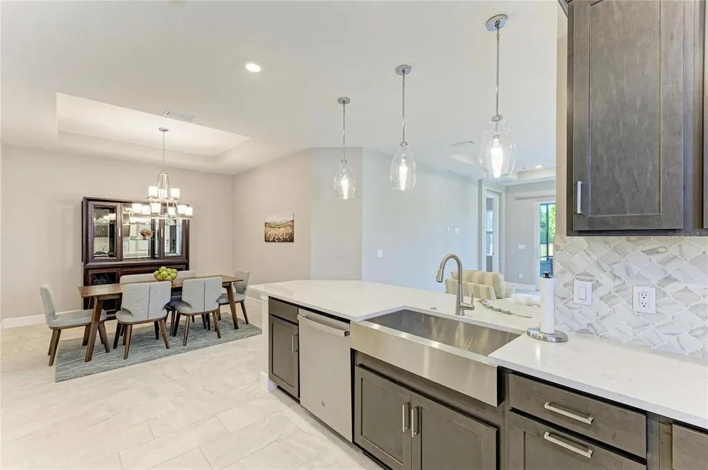 6017 Mesa Glen Bradenton FL 34203