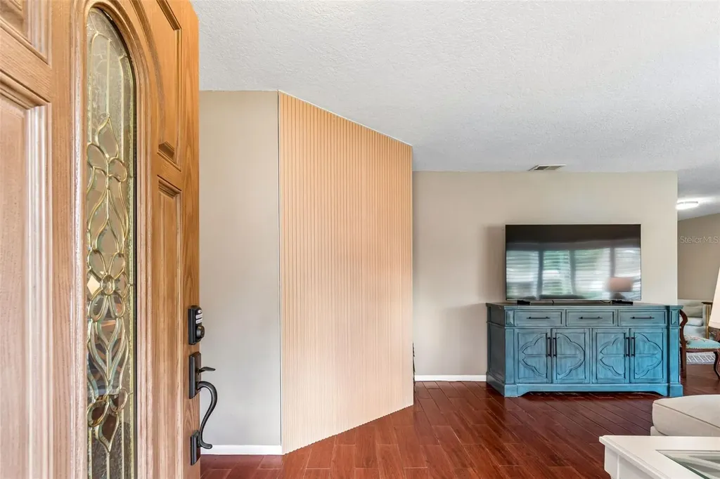 9548 123rd Way N Seminole FL 33772