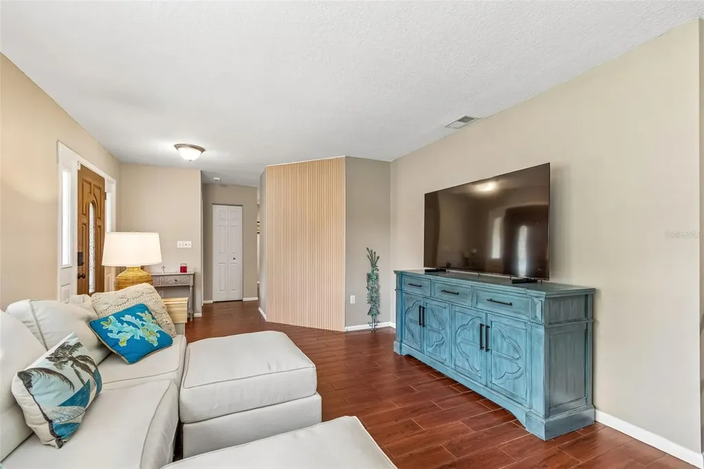 9548 123rd Way N Seminole FL 33772