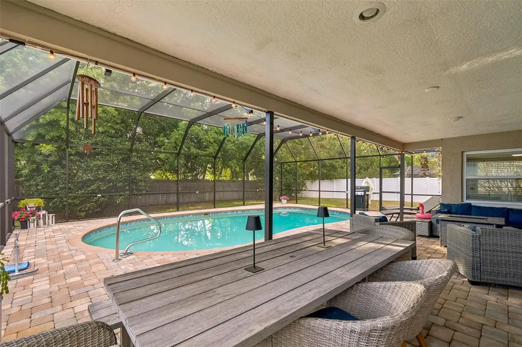 9548 123rd Way N Seminole FL 33772