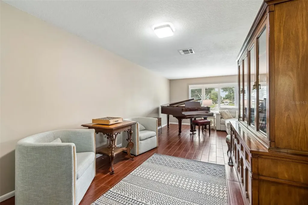 9548 123rd Way N Seminole FL 33772