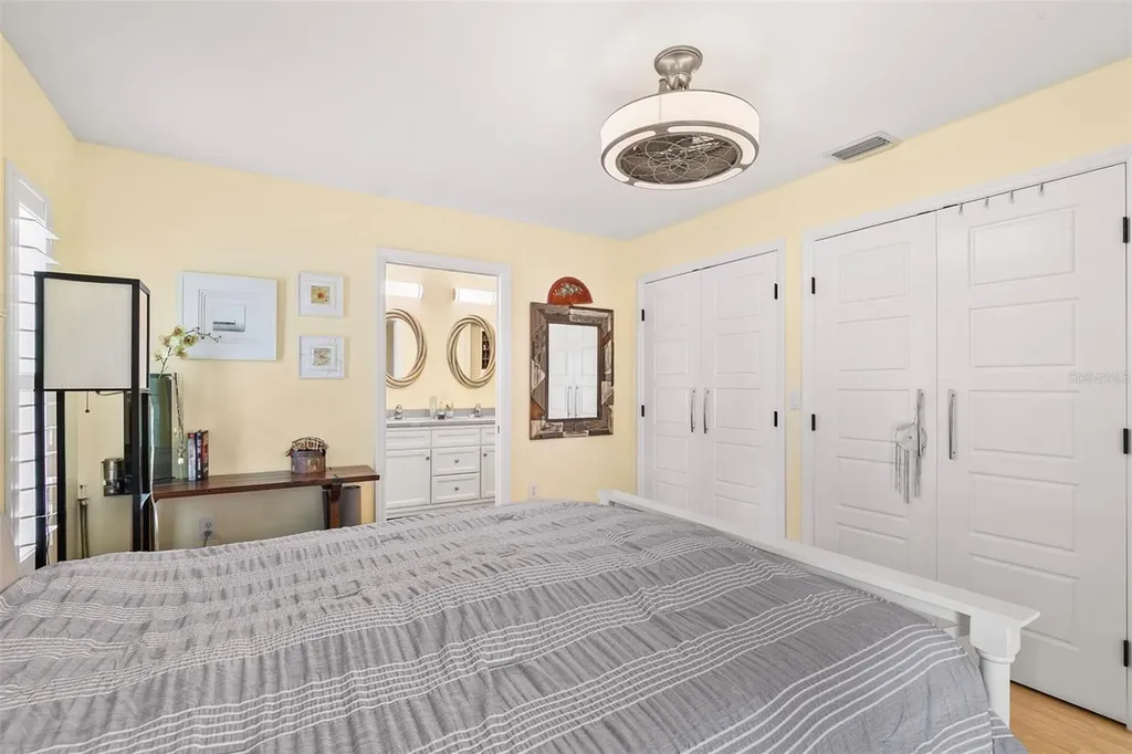 1866 Vamo Drive Sarasota FL 34231