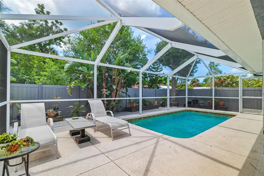 1866 Vamo Drive Sarasota FL 34231