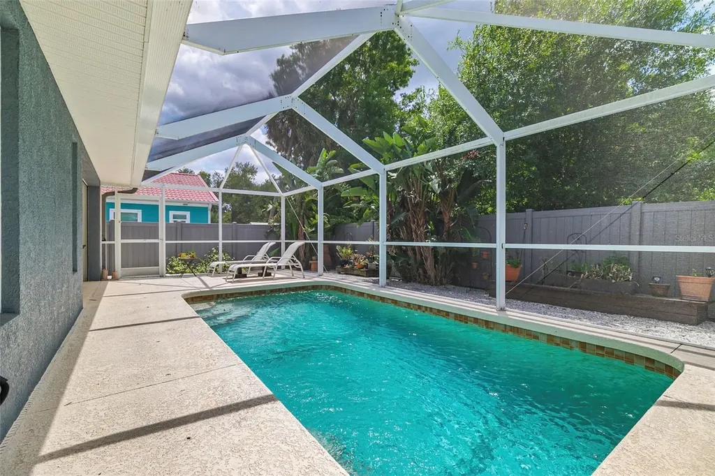 1866 Vamo Drive Sarasota FL 34231