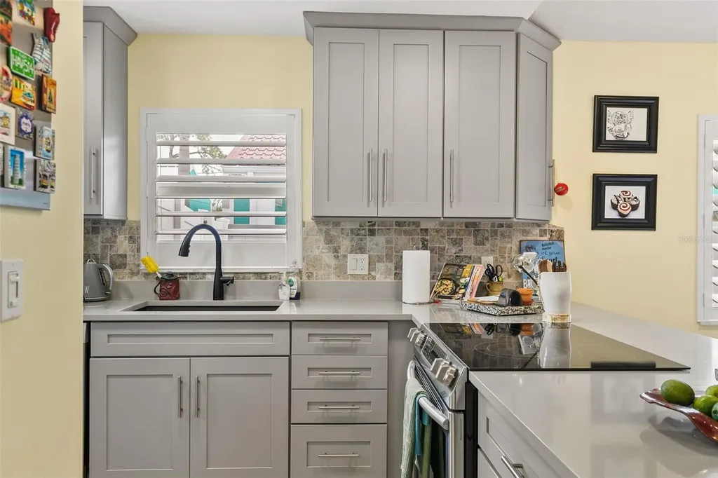 1866 Vamo Drive Sarasota FL 34231