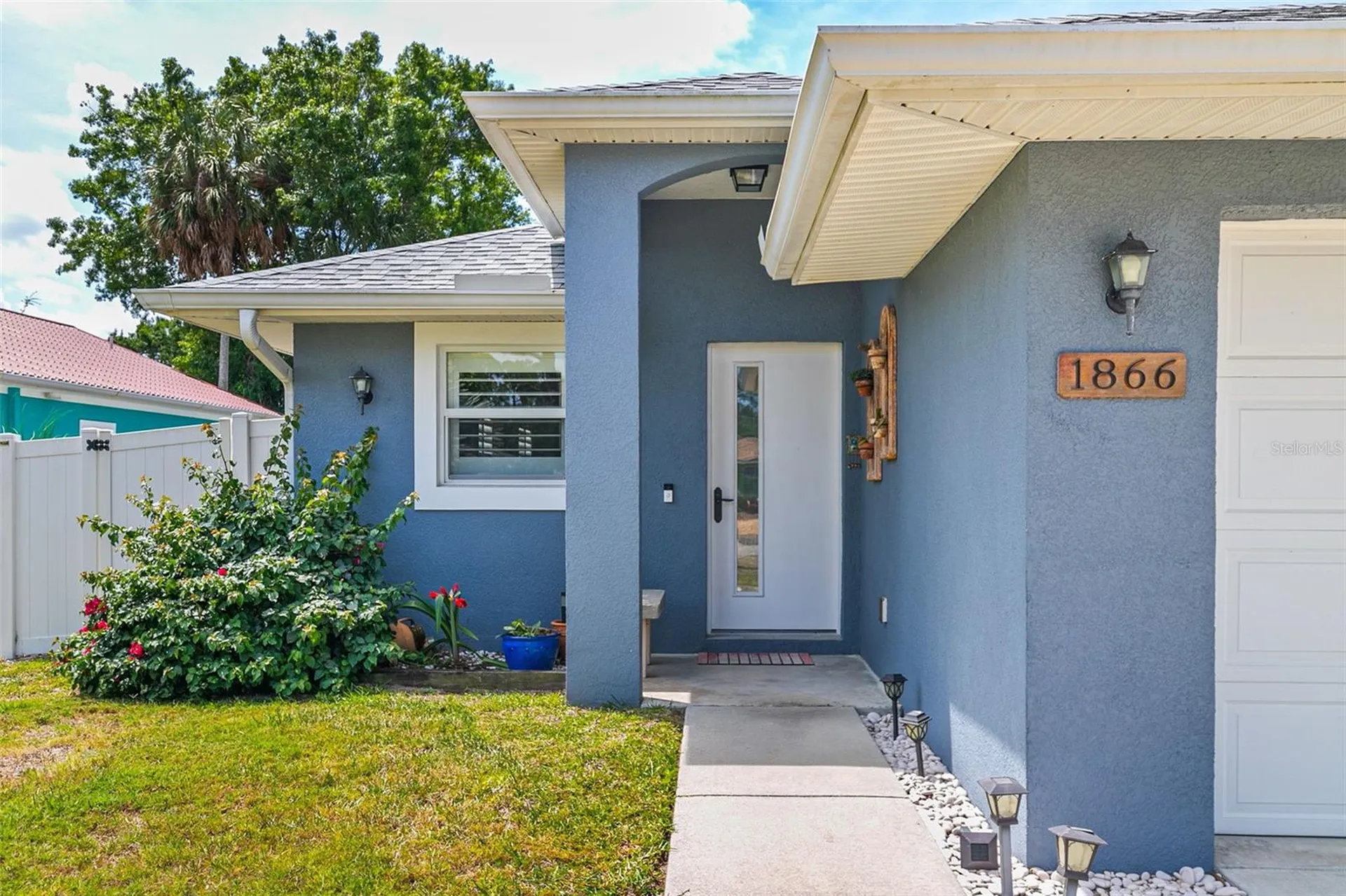 1866 Vamo Drive Sarasota FL 34231