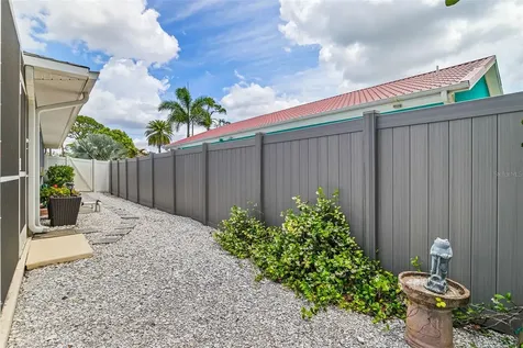 1866 Vamo Drive Sarasota FL 34231