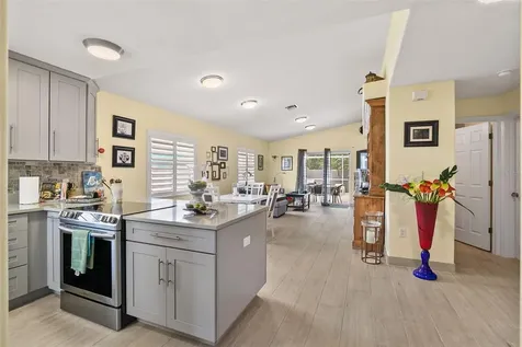 1866 Vamo Drive Sarasota FL 34231