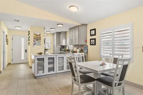 1866 Vamo Drive Sarasota FL 34231