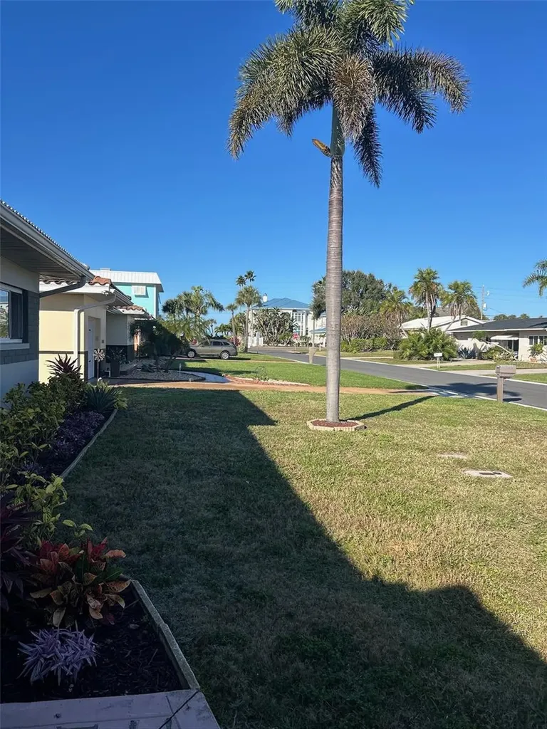 106 19th Street Belleair Beach FL 33786