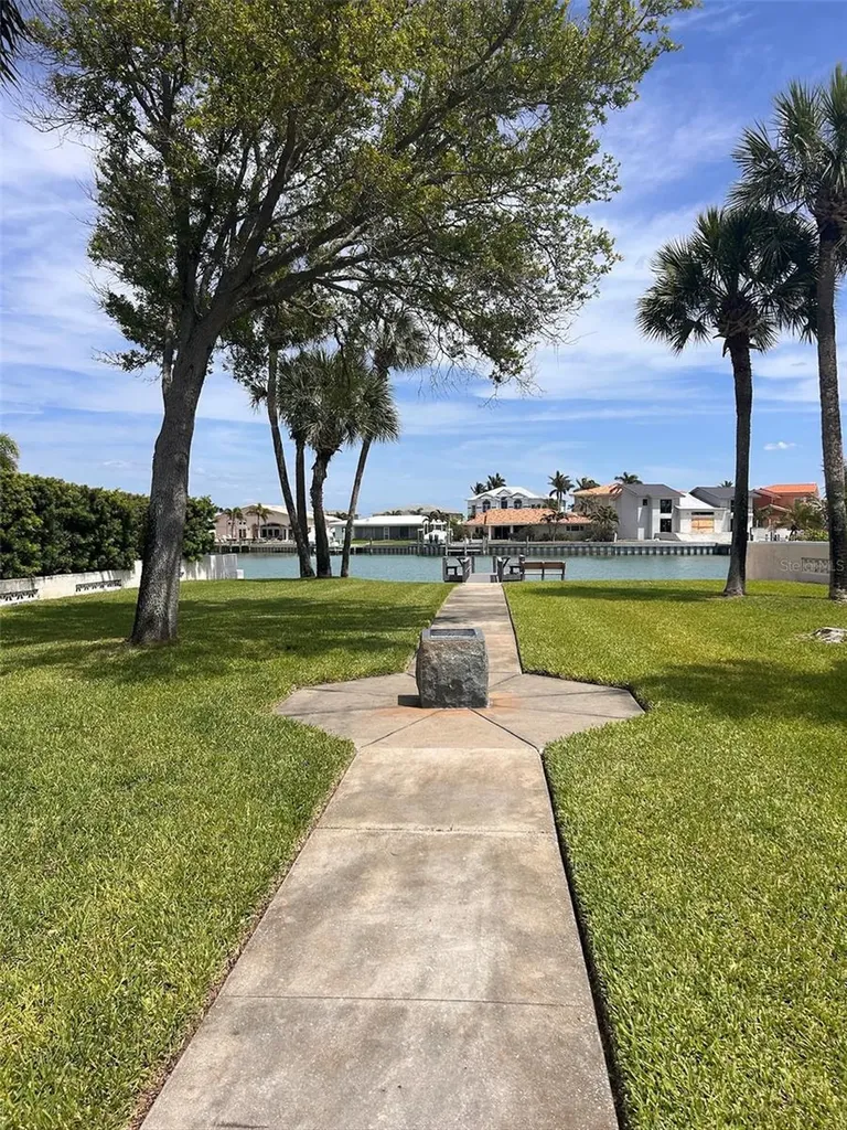 106 19th Street Belleair Beach FL 33786