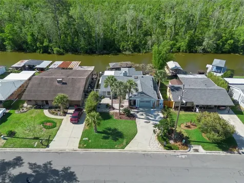 13502 Country Club Drive Tavares FL 32778