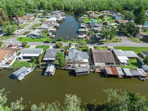 13502 Country Club Drive Tavares FL 32778