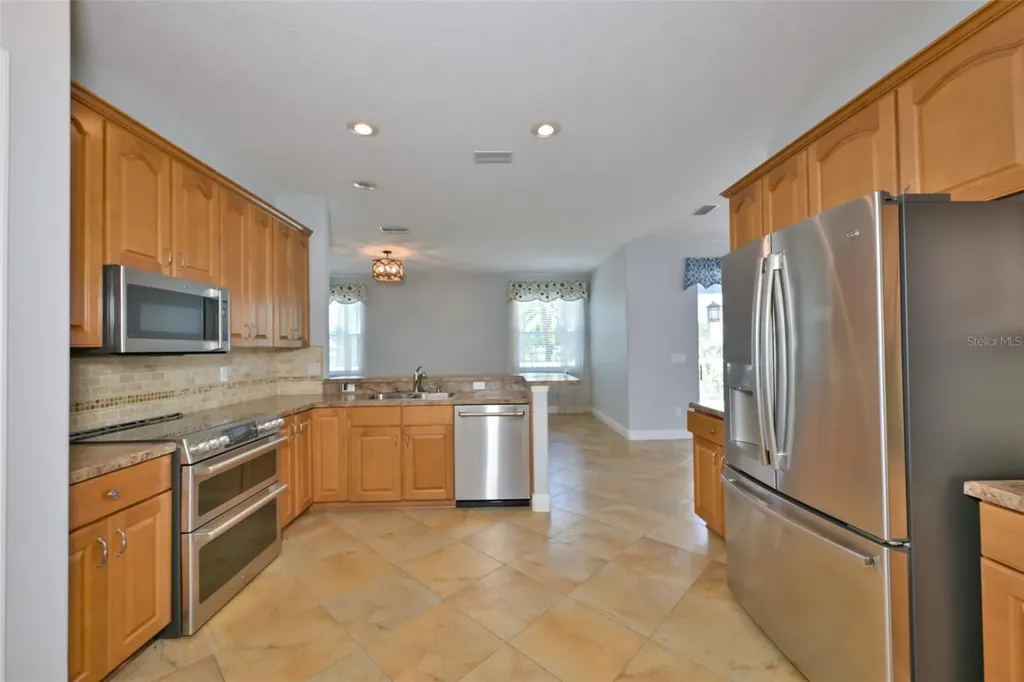 12206 Citrus Leaf Drive Gibsonton FL 33534