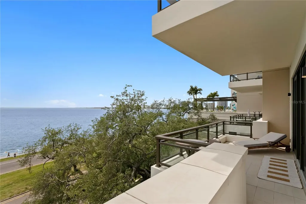 2103 Bayshore Boulevard Tampa FL 33606