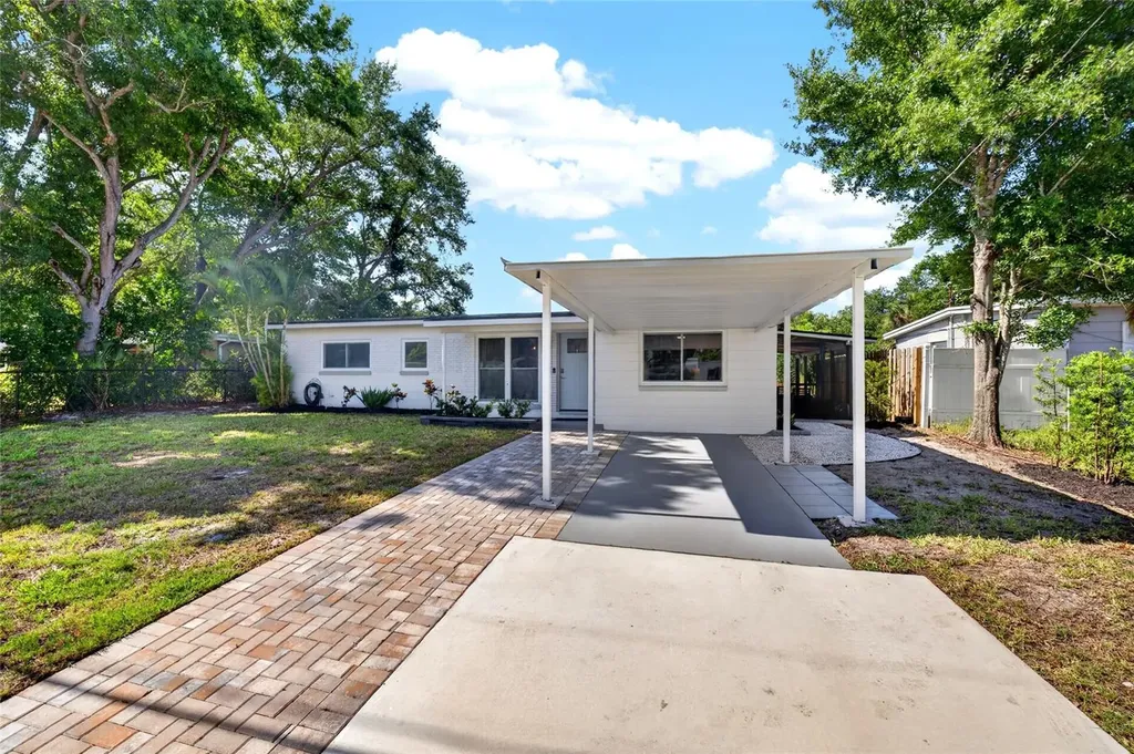 2922 W Averill Avenue Tampa FL 33611