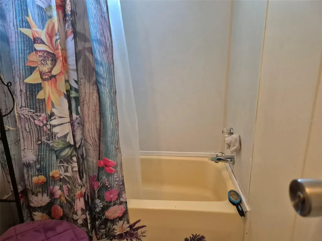 14051 SE 26th Street Morriston FL 32668