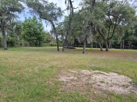 14051 SE 26th Street Morriston FL 32668