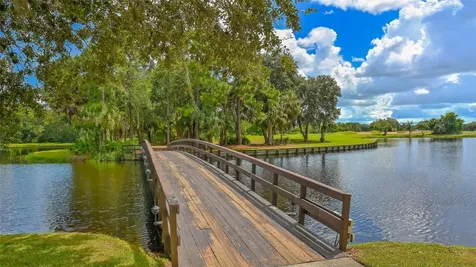 8009 Hampton Court University Park FL 34201
