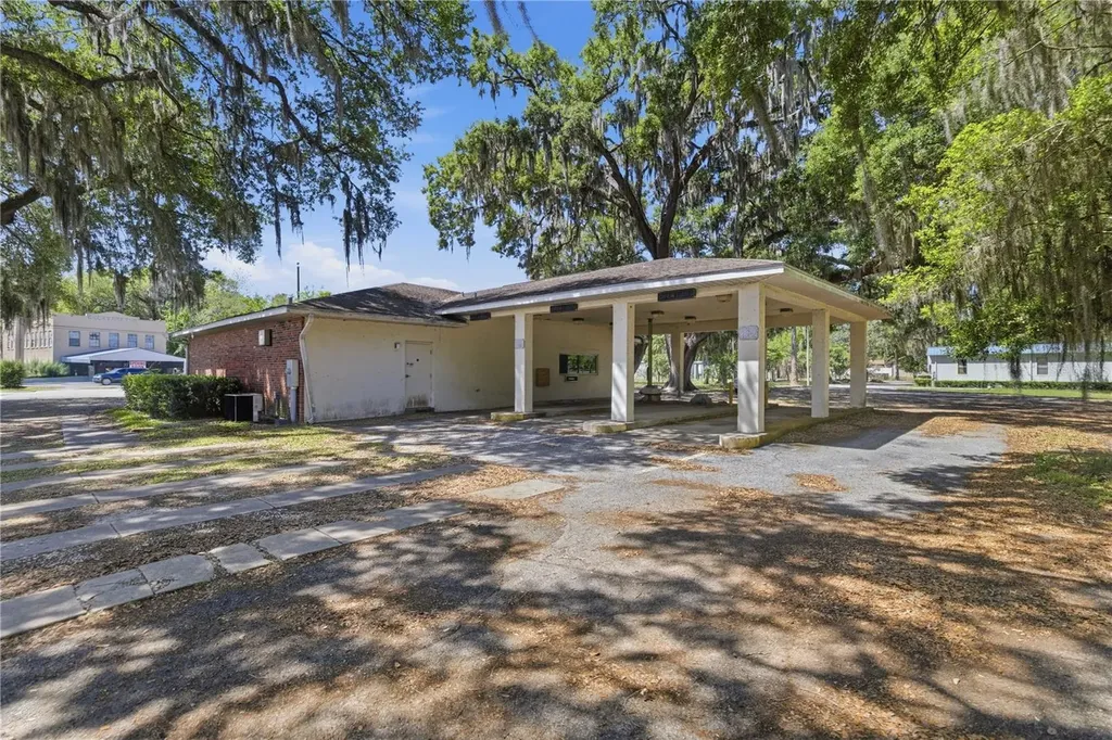 12300 SE 135th Avenue Ocklawaha FL 32179