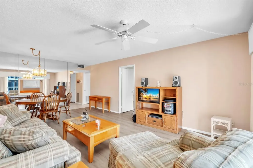 1330 Glen Oaks Drive E Sarasota FL 34232