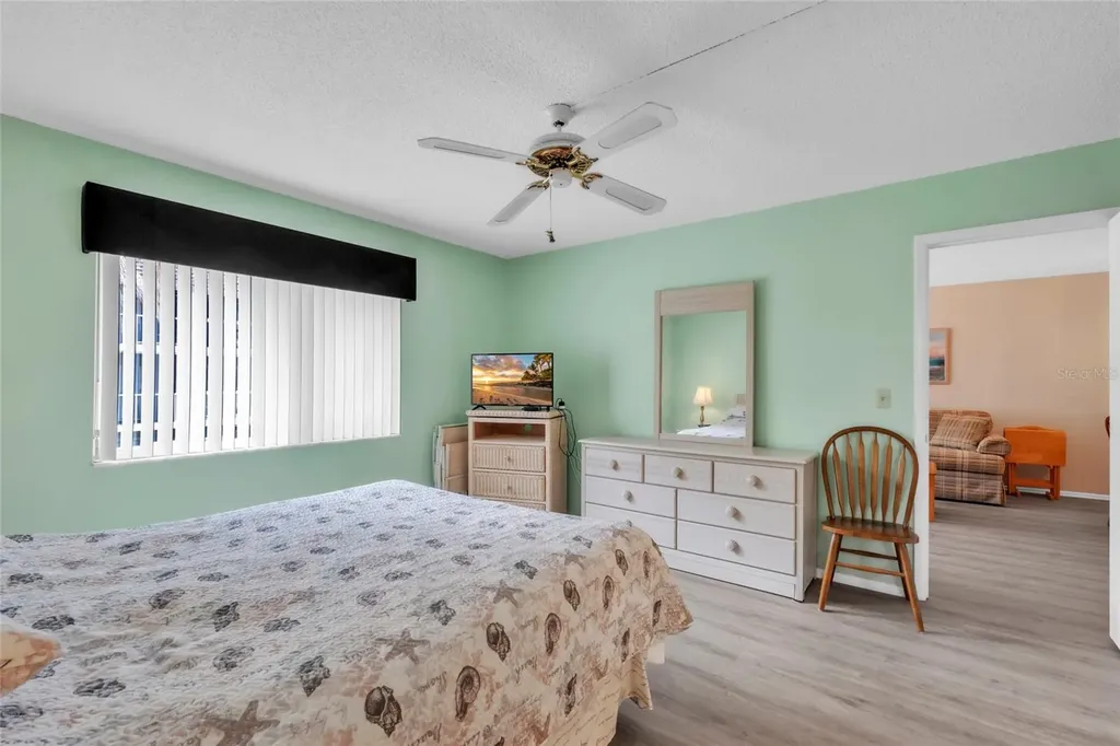 1330 Glen Oaks Drive E Sarasota FL 34232