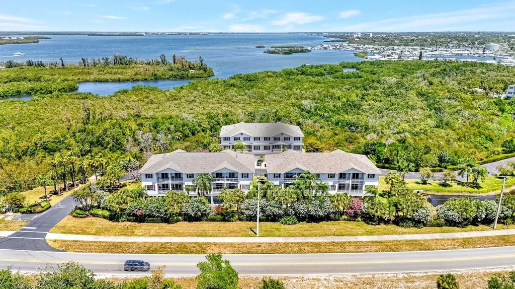 3607 10th Ln W Palmetto FL 34221