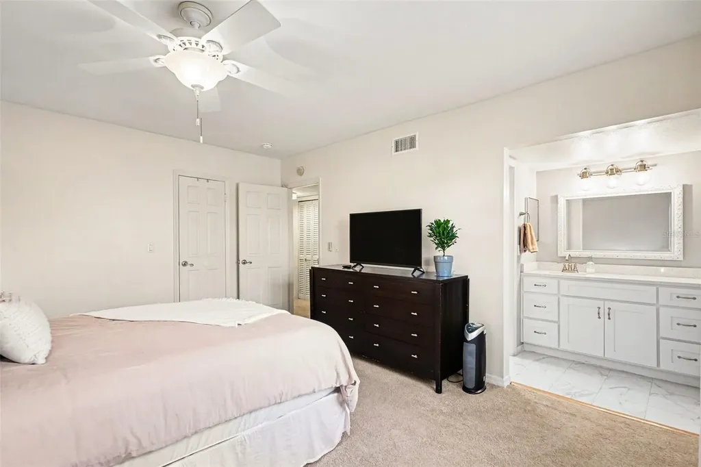 10346 Carrollwood Lane Tampa FL 33618