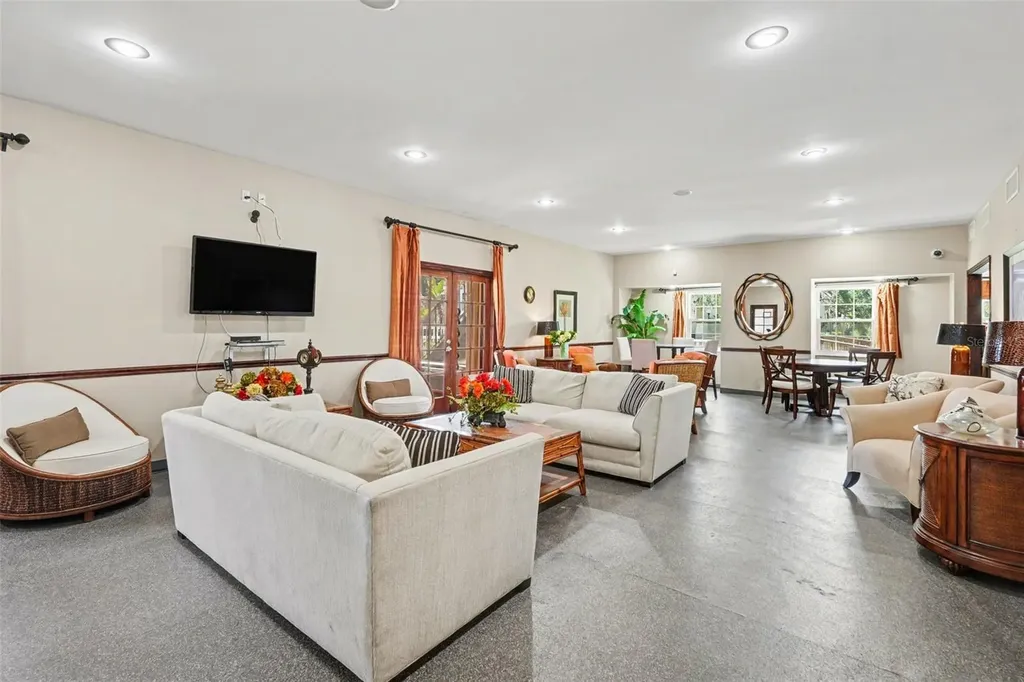 10346 Carrollwood Lane Tampa FL 33618